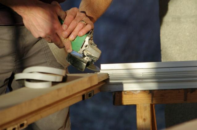 Travaux de menuiserie en aluminium