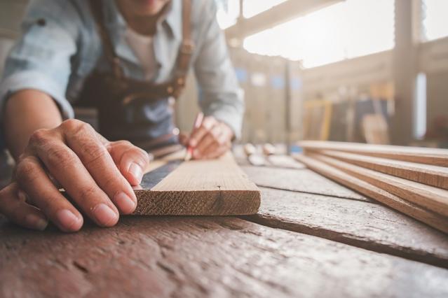 Travaux de menuiseries en bois